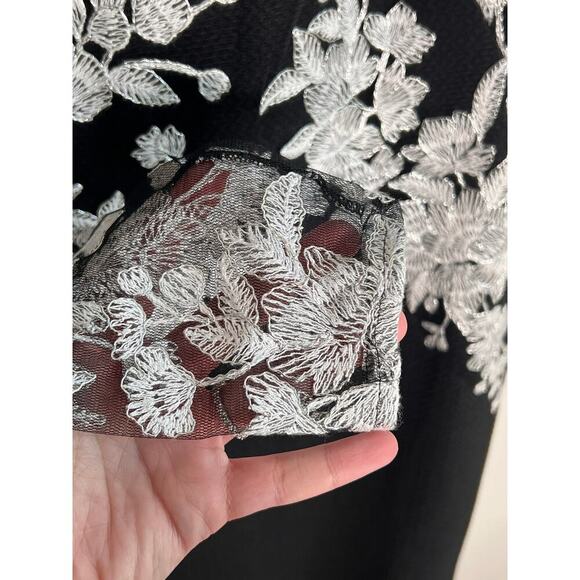 Tadashi Shoji Ishi Embroidered Tulle Evening Gown Black/White Women's Size 6 - Picture 6 of 12